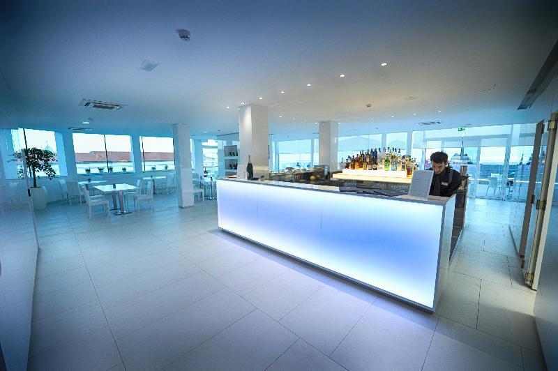Toscana Charme Resort Tirrenia Dış mekan fotoğraf The bar at the 360° Sky Lounge