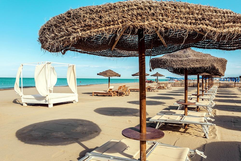 Toscana Charme Resort Tirrenia Dış mekan fotoğraf Playa de Sabinillas