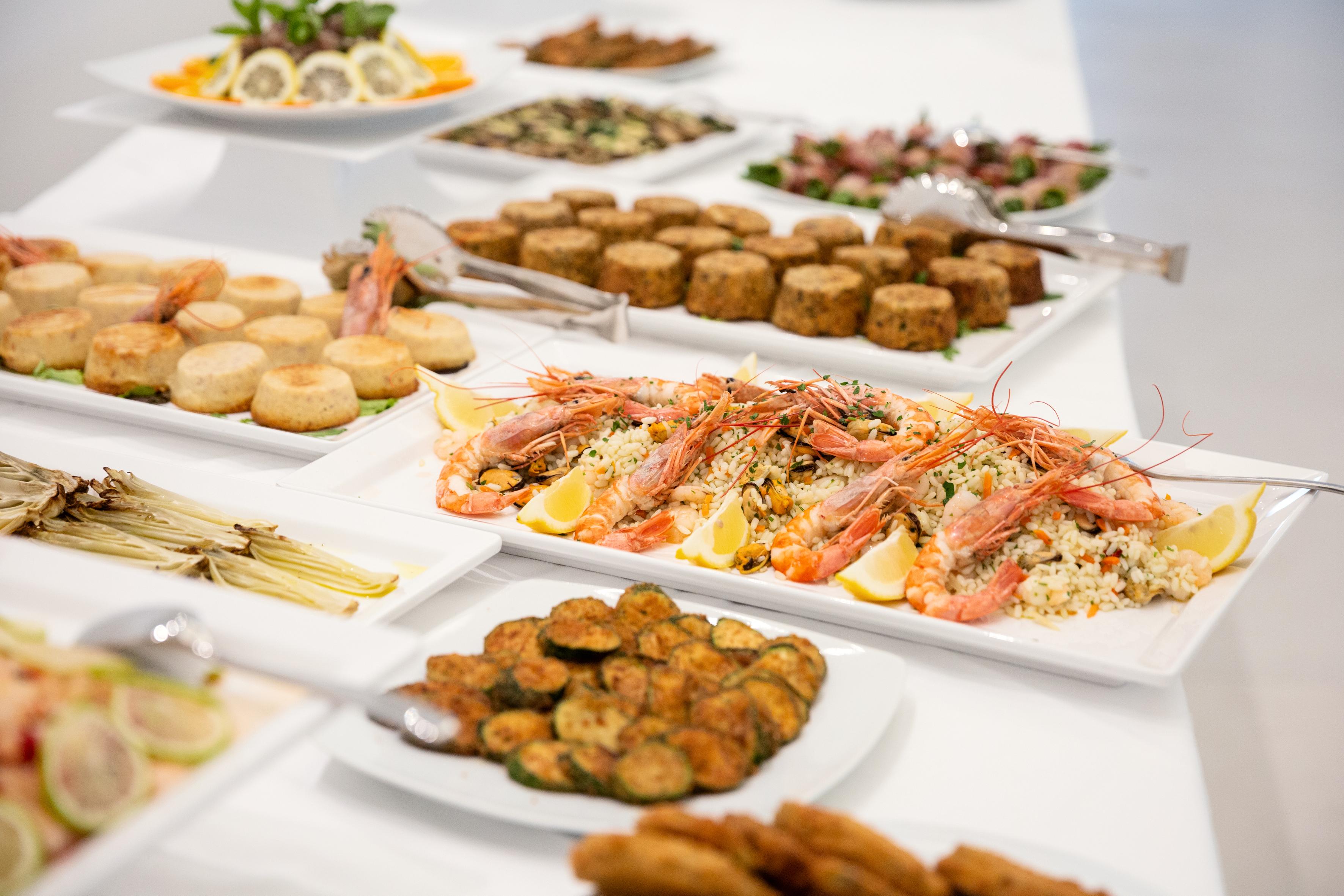 Toscana Charme Resort Tirrenia Dış mekan fotoğraf A buffet