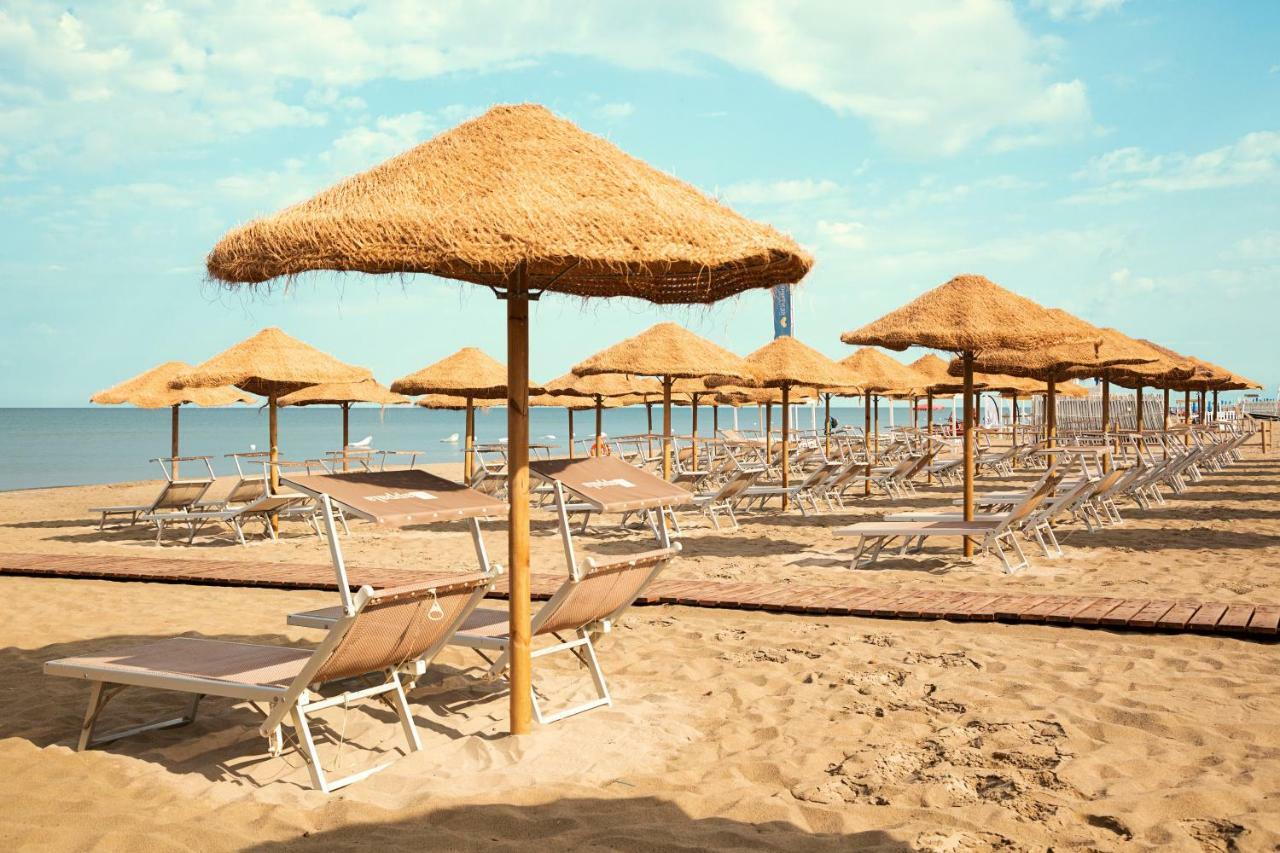 Toscana Charme Resort Tirrenia Dış mekan fotoğraf Beach in Calpe